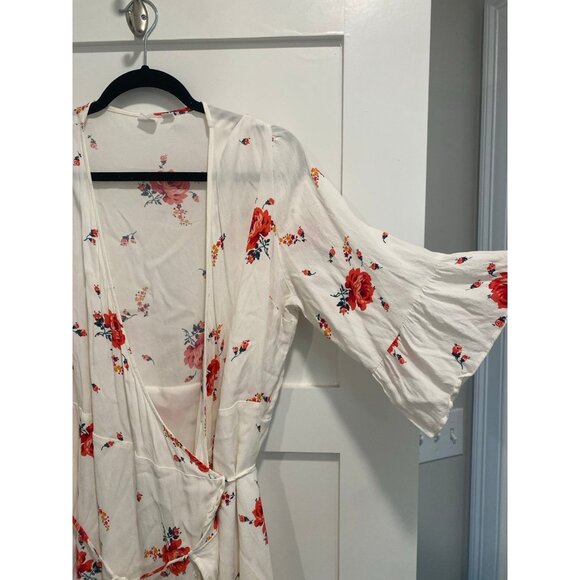 Gap white floral wrap dress- XL - Picture 2 of 6